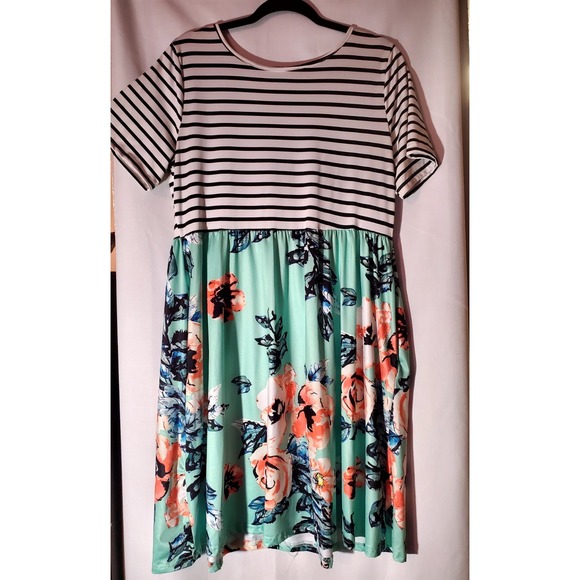 Midi Floral Dress ● Black & White STRIPED Top W/ Pockets Round Neck ● Size XL - Picture 1 of 5